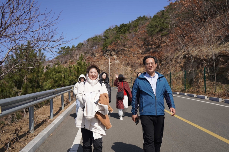 春游里口山 踏青健步行